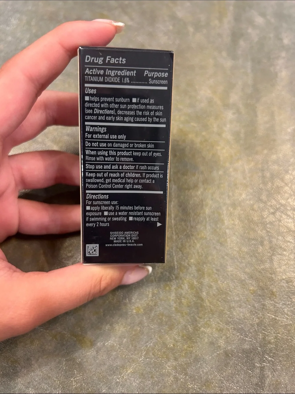 clè de peau CONCEALER SPF 27 - 3 / Beige Light with cool undertones